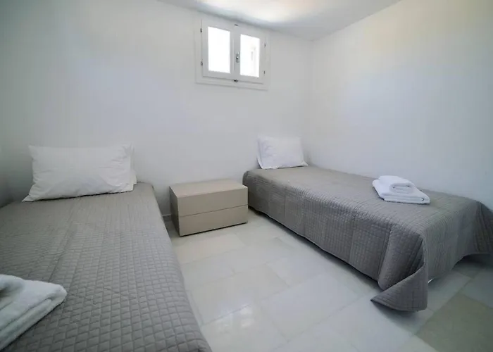 Holiday home Coral With 4 Bedrooms In Paros