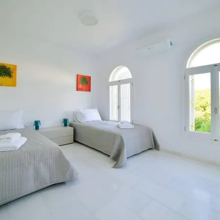 Holiday home Coral With 4 Bedrooms In Paros *