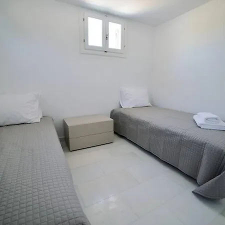 Holiday home Coral With 4 Bedrooms In Paros